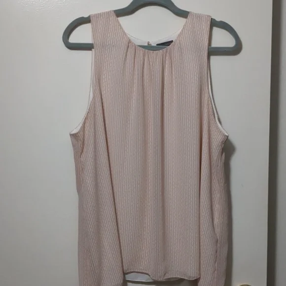 Vince Camuto Top - Picture 2 of 6